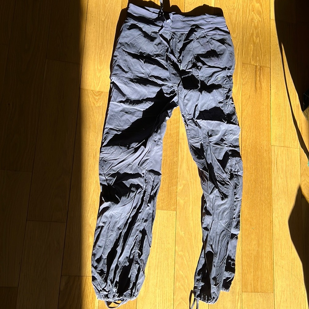 Lulu Lemon dance studio jogger